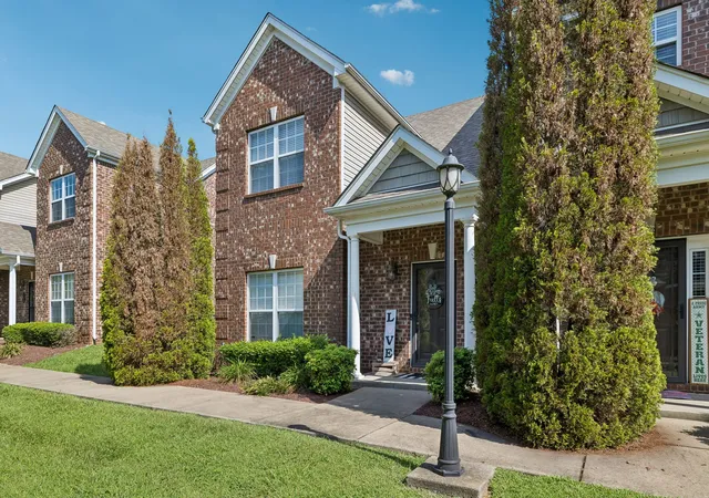 Photo 3 of Townhouse for sale at 341 Rowlette Cir, Murfreesboro, TN 37127 | MLS# 3510475 | Listing updated on 2026-09-16