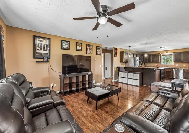 Photo 3 of Sale Pending at 5605 Highway 231 S, Castalian Springs, TN 37031 | MLS# 3501031 | Listing updated on 2026-09-16