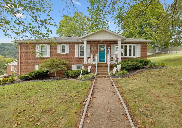 Photo 4 of Single family home for sale at 107 Elm St, Carthage, TN 37030 | MLS# 3505909 | Listing updated on 2026-09-17