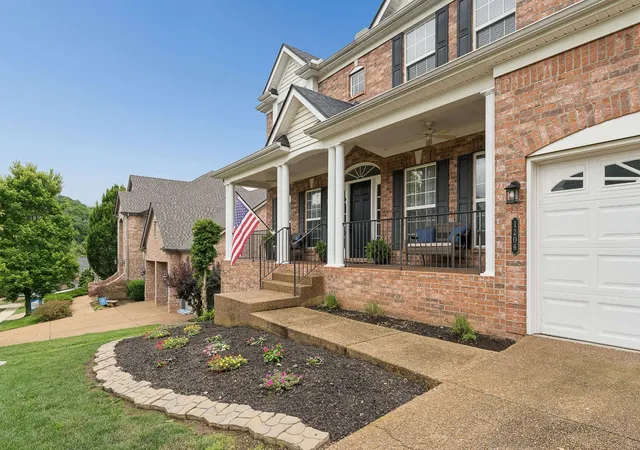 Photo 3 of Single family home for sale at 1206 Broadmoor Cir, Franklin, TN 37067 | MLS# 3594365 | Listing updated on 2026-09-18