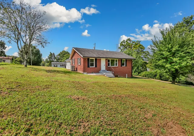 Photo 3 of Single family home for sale at 108 Turner St, Ashland City, TN 37015 | MLS# 3510217 | Listing updated on 2026-09-16