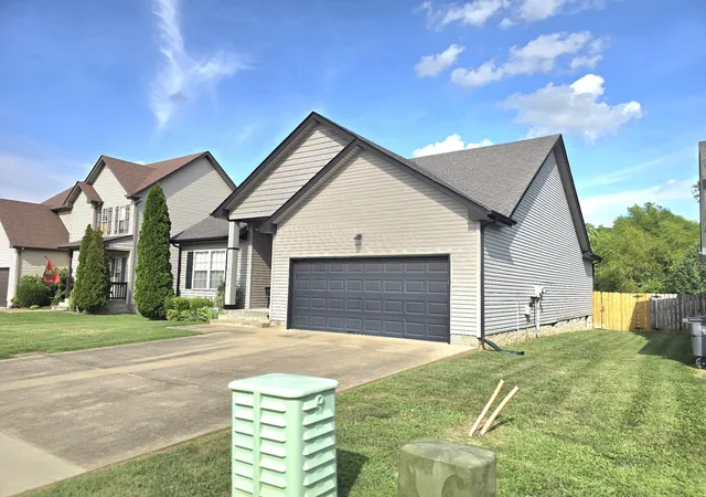 Photo 2 of Single family home for sale at 3735 Gray Fox Dr, Clarksville, TN 37040 | MLS# 3510899 | Listing updated on 2026-09-17