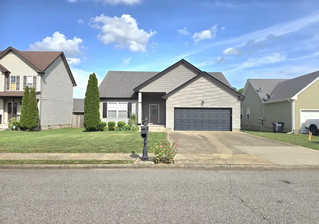 Photo 3 of Single family home for sale at 3735 Gray Fox Dr, Clarksville, TN 37040 | MLS# 3510899 | Listing updated on 2026-09-17