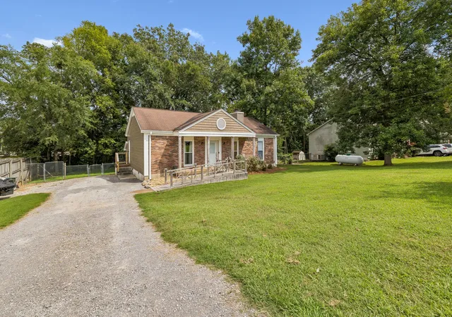 Photo 2 of Single family home for sale at 176 Lucy Dr, Mount Juliet, TN 37122 | MLS# 3512924 | Listing updated on 2026-09-22