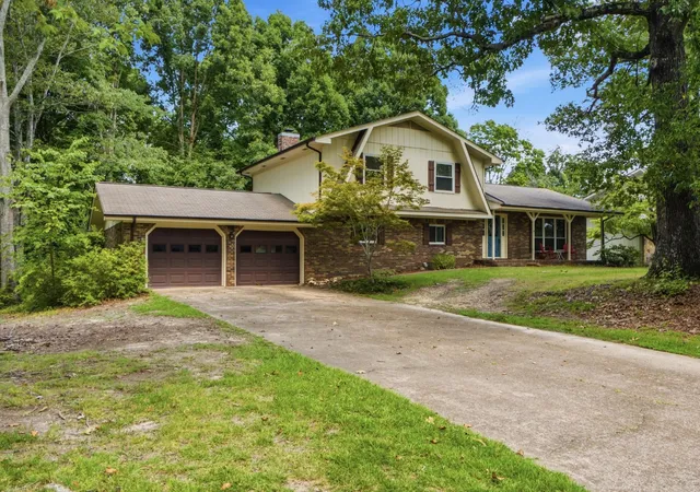Photo 1 of Single family home for sale at 2407 Cedar Crk Dr, Chattanooga, TN 37421 | MLS# 3510716 | Listing updated on 2026-09-25