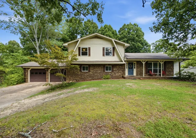 Photo 3 of Single family home for sale at 2407 Cedar Crk Dr, Chattanooga, TN 37421 | MLS# 3510716 | Listing updated on 2026-09-25