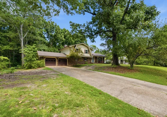 Photo 3 of Single family home for sale at 2407 Cedar Crk Dr, Chattanooga, TN 37421 | MLS# 3510716 | Listing updated on 2026-09-25