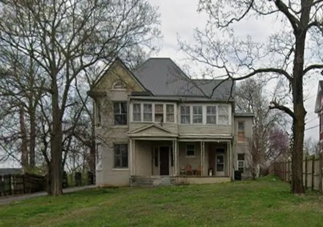Photo 1 of Multi family home for sale at 700 East 7th St, Hopkinsville, KY 42240 | MLS# 3512504 | Listing updated on 2026-09-15