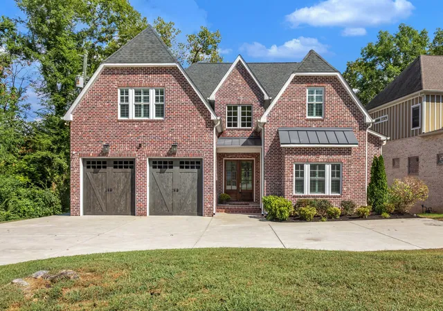 Photo 1 of Single family home for sale at 1018b Downey Dr, Nashville, TN 37205 | MLS# 3540323 | Listing updated on 2026-09-17