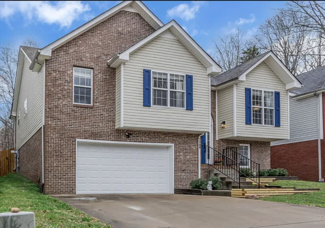 Photo 1 of Single family home for sale at 1589 Hedgewood Rd, Clarksville, TN 37042 | MLS# 3512863 | Listing updated on 2026-09-16