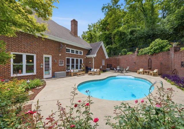 Photo 1 of Single family home for sale at 417 Sandcastle Rd, Franklin, TN 37069 | MLS# 3519144 | Listing updated on 2026-09-16