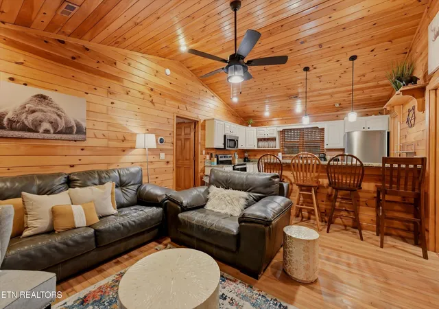 Photo 4 of Single family home for sale at 3770 Ravens Den Way, Sevierville, TN 37862 | MLS# 3513723 | Listing updated on 2026-09-17