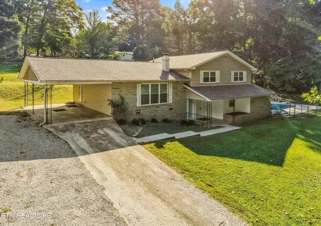 Photo 4 of Single family home for sale at 155 Chestnut Hill Rd, Harriman, TN 37748 | MLS# 3528459 | Listing updated on 2026-09-16