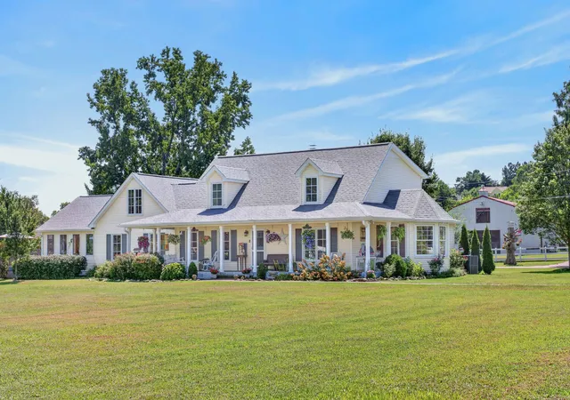 Photo 3 of Single family home for sale at 1810 Baker Rd, Goodlettsville, TN 37072 | MLS# 3530856 | Listing updated on 2026-09-17