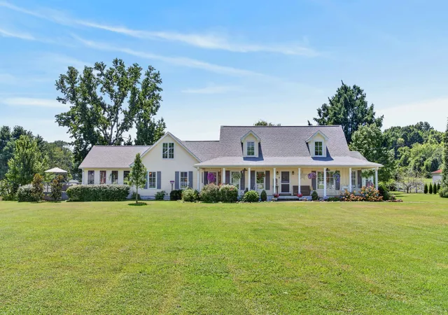 Photo 3 of Single family home for sale at 1810 Baker Rd, Goodlettsville, TN 37072 | MLS# 3530856 | Listing updated on 2026-09-17