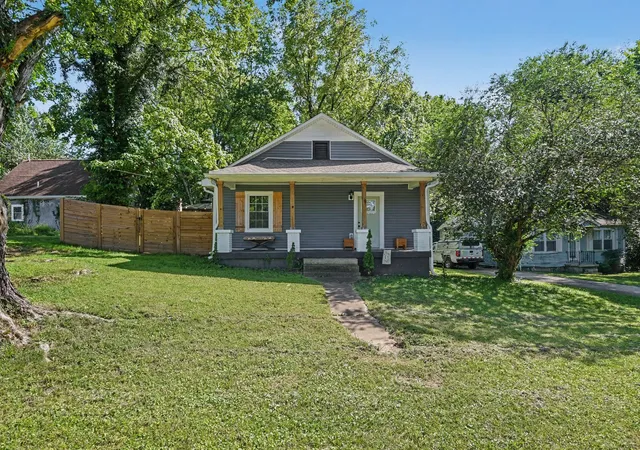 Photo 1 of Single family home for sale at 762 Monroe St, Clarksville, TN 37040 | MLS# 3530238 | Listing updated on 2026-09-16