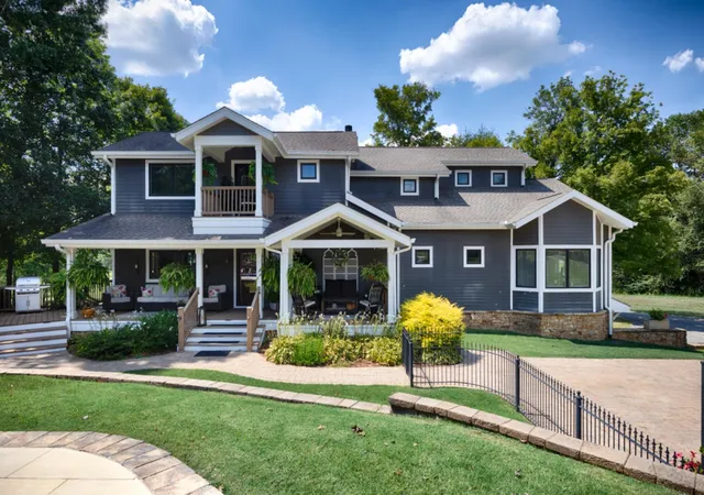 Photo 2 of Mansion for sale at 3363 Huntsville Hwy, Fayetteville, TN 37334 | MLS# 3594255 | Listing updated on 2026-09-18