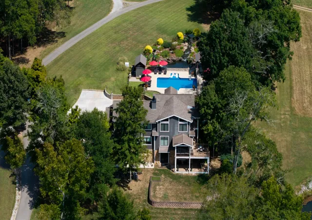 Photo 3 of Mansion for sale at 3363 Huntsville Hwy, Fayetteville, TN 37334 | MLS# 3594255 | Listing updated on 2026-09-18