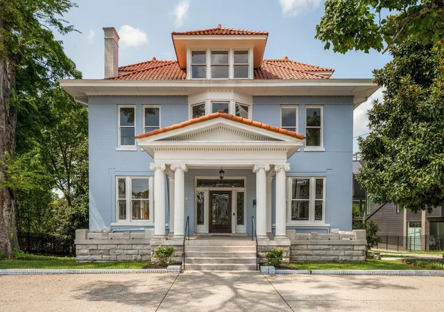 Photo 1 of Single family home for sale at 3720 West End Ave, Nashville, TN 37205 | MLS# 3527809 | Listing updated on 2026-09-14