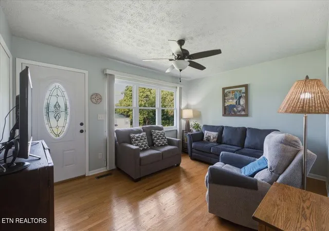 Photo 4 of Single family home for sale at 3334 Oak Ave, Strawberry Plains, TN 37871 | MLS# 3520688 | Listing updated on 2026-09-25