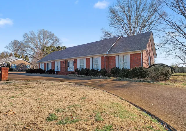 Photo 1 of Single family home for sale at 1206 Toben Ter, Lawrenceburg, TN 38464 | MLS# 3520699 | Listing updated on 2026-09-16