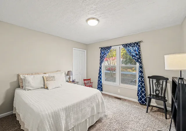 Photo 4 of Single family home for sale at 104 Ligon Dr, Shelbyville, TN 37160 | MLS# 3523683 | Listing updated on 2026-09-17