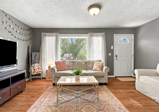 Photo 1 of Single family home for sale at 2108 Crystal Dr, Nashville, TN 37210 | MLS# 3548121 | Listing updated on 2026-09-19
