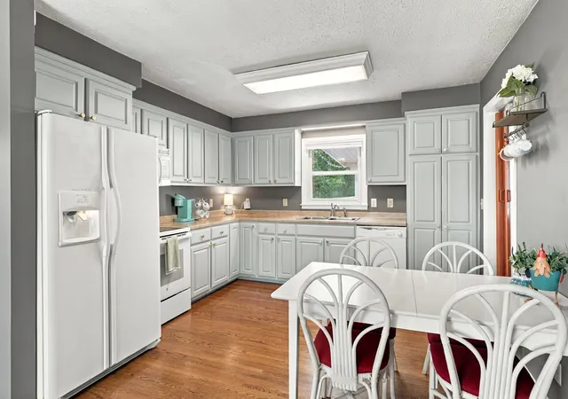 Photo 2 of Single family home for sale at 2108 Crystal Dr, Nashville, TN 37210 | MLS# 3548121 | Listing updated on 2026-09-19