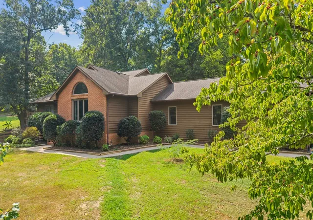 Photo 4 of Single family home for sale at 1990 Rock Springs Rd, Columbia, TN 38401 | MLS# 3545567 | Listing updated on 2026-10-07