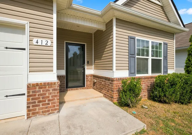 Photo 3 of Single family home for sale at 412 Tines Dr, Shelbyville, TN 37160 | MLS# 3528195 | Listing updated on 2026-09-16