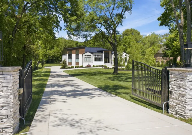 Photo 1 of Mansion for sale at 5655 Granny White Pike, Brentwood, TN 37027 | MLS# 3541312 | Listing updated on 2026-09-17