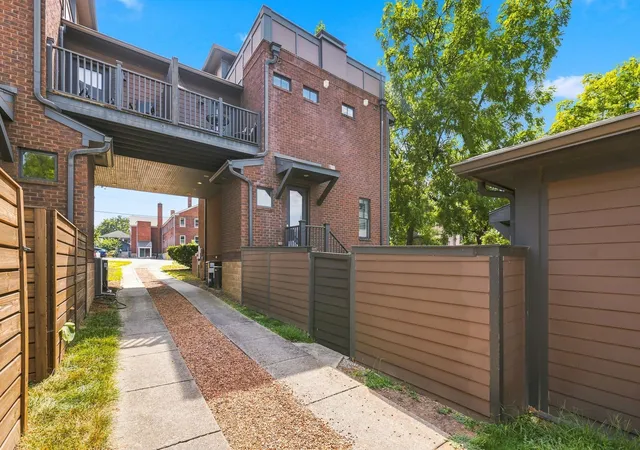 Photo 3 of Townhouse for sale at 928 Caruthers Ave, Nashville, TN 37204 | MLS# 3526494 | Listing updated on 2026-09-30
