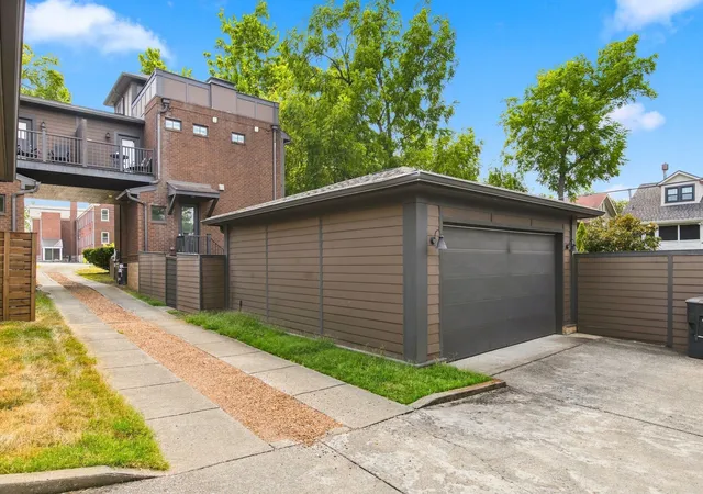 Photo 3 of Townhouse for sale at 928 Caruthers Ave, Nashville, TN 37204 | MLS# 3526494 | Listing updated on 2026-09-30