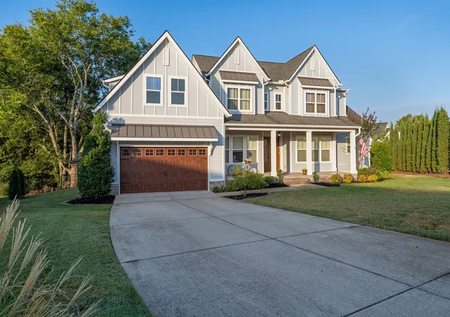 Photo 2 of Single family home for sale at 1013 Cantwell Pl, Spring Hill, TN 37174 | MLS# 3592046 | Listing updated on 2026-10-07