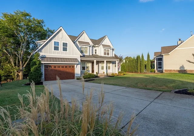 Photo 3 of Single family home for sale at 1013 Cantwell Pl, Spring Hill, TN 37174 | MLS# 3592046 | Listing updated on 2026-10-07