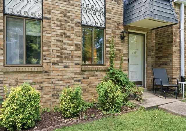 Photo 3 of Townhouse for sale at 258 Lake Chateau Dr, Hermitage, TN 37076 | MLS# 3528285 | Listing updated on 2026-09-18