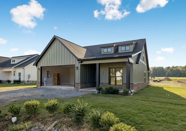 Photo 2 of Single family home for sale at 105 Legacy Way, Smithville, TN 37166 | MLS# 3526664 | Listing updated on 2026-09-23