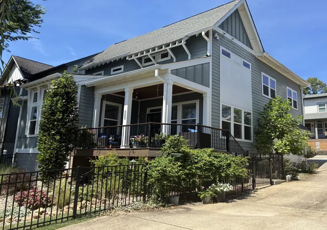 Photo 3 of Single family home for sale at 109c Creighton Ave, Nashville, TN 37206 | MLS# 3527480 | Listing updated on 2026-09-08