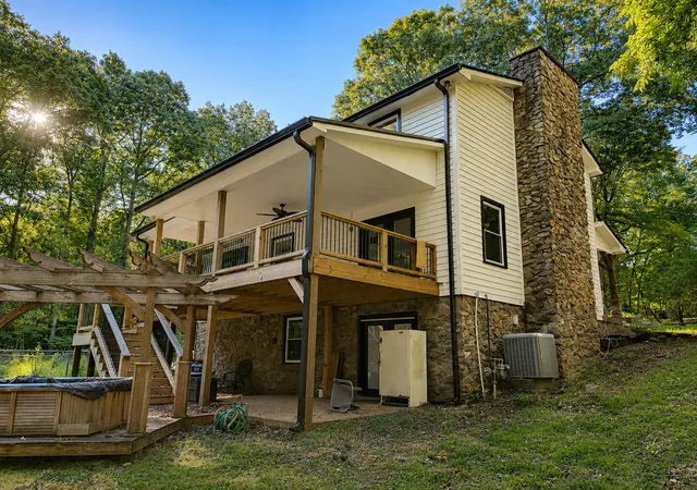 Photo 4 of Single family home for sale at 111 Milton Rd, Dickson, TN 37055 | MLS# 3530921 | Listing updated on 2026-09-16
