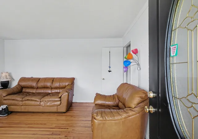 Photo 3 of Single family home for sale at 4060 Yoest Dr, Nashville, TN 37207 | MLS# 3529199 | Listing updated on 2026-09-09