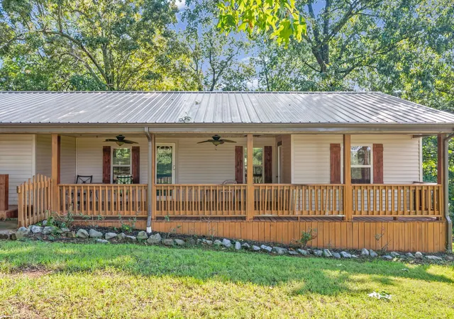 Photo 3 of Sale Pending at 260 Crisp Rd, Cadiz, KY 42211 | MLS# 3529891 | Listing updated on 2026-09-17