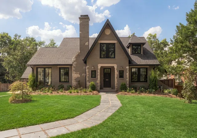 Photo 2 of Single family home for sale at 225 Mockingbird Rd, Nashville, TN 37205 | MLS# 3592022 | Listing updated on 2026-09-18