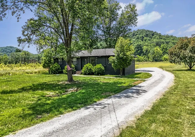 Photo 1 of Single family home for sale at 4686 Lickton Pike, Whites Creek, TN 37189 | MLS# 3528692 | Listing updated on 2026-09-17