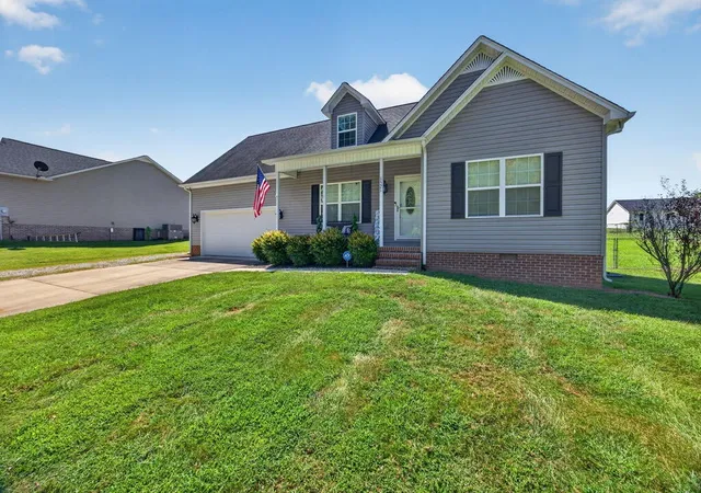 Photo 3 of Single family home for sale at 1521 Bay View Dr, Cookeville, TN 38506 | MLS# 3528831 | Listing updated on 2026-09-18