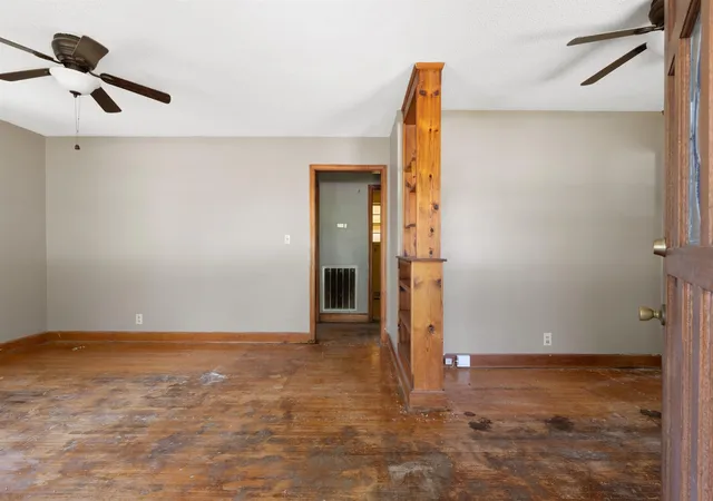 Photo 3 of Sale Pending at 2939 Lakeland Dr, Nashville, TN 37214 | MLS# 3528947 | Listing updated on 2026-09-16