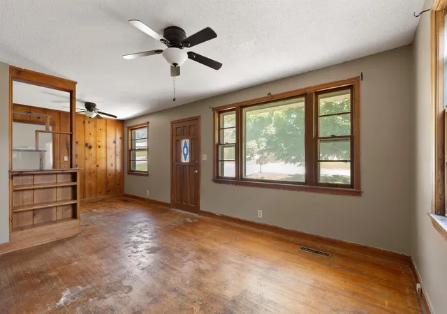 Photo 4 of Sale Pending at 2939 Lakeland Dr, Nashville, TN 37214 | MLS# 3528947 | Listing updated on 2026-09-16