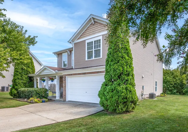 Photo 3 of Single family home for sale at 919 Grand Oak Dr, Smyrna, TN 37167 | MLS# 3528887 | Listing updated on 2026-09-18