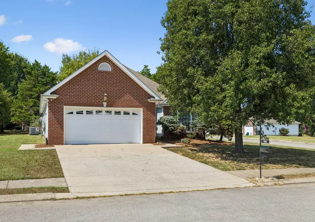 Photo 3 of Single family home for sale at 990 Chesire Way, Gallatin, TN 37066 | MLS# 3592132 | Listing updated on 2026-10-23