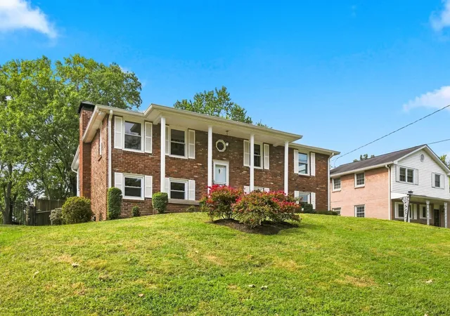 Photo 3 of Single family home for sale at 273 Richbriar Rd, Nashville, TN 37211 | MLS# 3530193 | Listing updated on 2026-09-16
