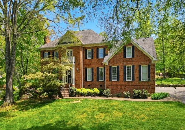 Photo 1 of Single family home for sale at 15 Middle Crk Rd, Signal Mountain, TN 37377 | MLS# 3529629 | Listing updated on 2026-09-16
